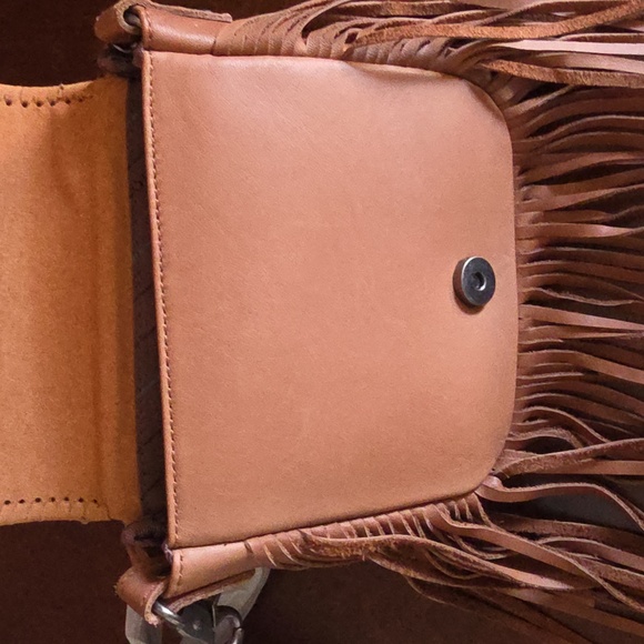 NWOT Montana West genuine leather tooled floral fringe crossbody bag - Picture 4 of 9